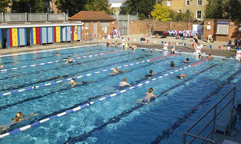 london fields lido swimming pool